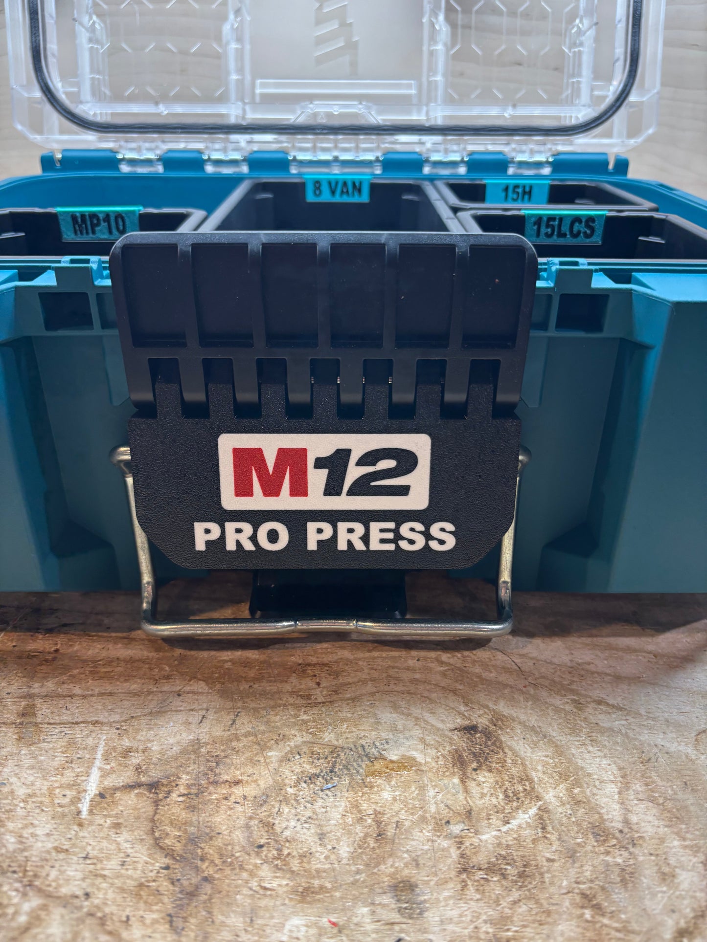 MAKTRAK Latches